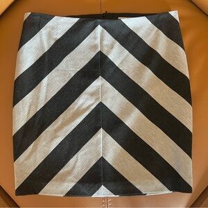 Trina Turk Charcoal and Smoke Chevron Knit Skirt Size 10 EUC